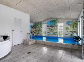 Nice Pool House On Scenic Møn