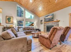 Kings Beach Retreat, Hot Tub, Walk to Beach