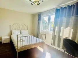 Spacious Queen Bed Room at 401 & 404, Minutes from Fairview Mall