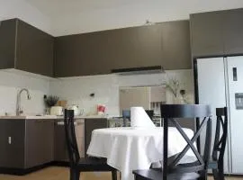 Ivy Residence 4br 6ba with terrasse
