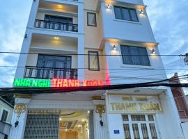 NHÀ NGHỈ THANH XUÂN- Có cho thuê xe máy và xuất hóa đơn，位于Ấp Ðông An (1)的酒店