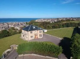 Extra Large Holiday Home in Buckie with sea views