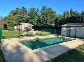 Avignon, joli chalet en campagne très proche de la ville