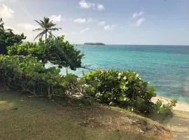 Beau studio lumineux vue mer accès plage et piscine