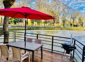 Le Quai 2, ancien Moulin au Bord de la Charente - Charme et Sérénité à Jarnac，位于雅尔纳克的酒店