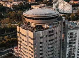 Sky Hotel Tirana，位于地拉那的酒店