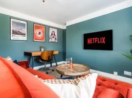 The Coach House 3 bed apartment with off-street parking in Ellesmere Port