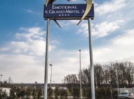 Emotional Grand Motel，位于Fontaneto dʼAgogna的酒店