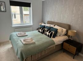 Cosy 2-Bed Apartment in Frome Near Town Centre!，位于弗罗姆的酒店