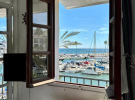 Sea view loft in La Duquesa close to beach，位于马尼尔瓦的酒店