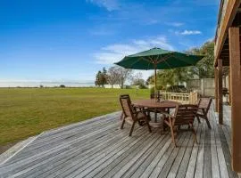 Lakefront Retreat - Lake Taupo Holiday Home