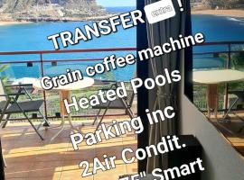 DELUXE 3 Rooms74m2,2Air Condit 2TV SEAVIEW on AMADORES,2 heatPOOLs, PARKING, 600 MB,Dishwasher,2Lift,,3 BEACHes，位于库拉海滩的酒店