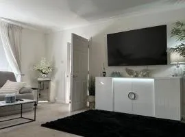 3 double bedroom spacious flat