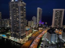 BeachWalk Studio Apartment 2 beds, amazing views，位于哈兰代尔海滩的酒店
