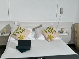 HOTEL De La Tour Saint Etienne SUD，位于Saint Etienne的酒店