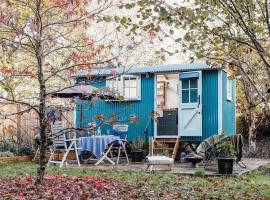 The Holcombe Hut, Ridgefield House，位于Longdown的豪华帐篷