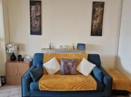 3 Bedroom - 1 Bathroom - Garden - Pet Friendly