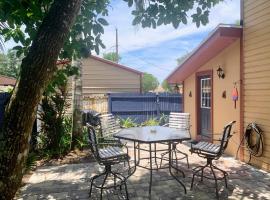 Cozy Bungalow，位于温特黑文的酒店