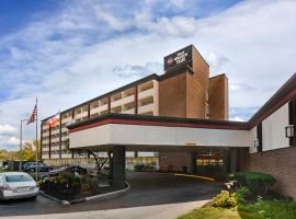 Best Western Plus Kansas City Sports Complex Hotel，位于堪萨斯城的酒店