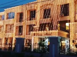 Hotel Paras