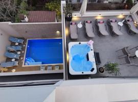 Pino luxury rooms and apartment，位于斯普利特的酒店