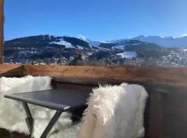 Cosy apartment with mountain view near village