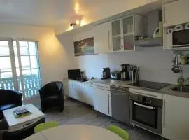 Appartement Confortable pour 6 en Centre-Ville avec Balcon et Proximité Parking - FR-1-234-241