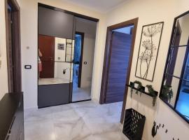 Appartamento Sanzio, centro Monfalcone，位于蒙法尔科内的酒店