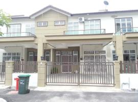 Homestay Giant Kangar，位于加央的公寓