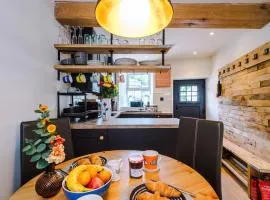 The Snug - Premium cosy cottage with Log burner and pet friendly