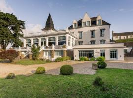 Hotel Restaurant Spa du Tumulus Carnac，位于卡纳克的酒店