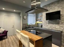 Station House - Furnished Lets，位于Swinton的酒店