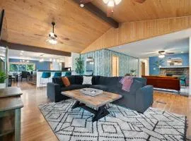 Cozy retreat on private estate with Hot Tub