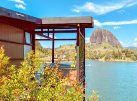 Cabañas Navegar- El peñol, Guatape，位于瓜塔佩的酒店