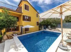 4 Bedroom Lovely Home In Selce