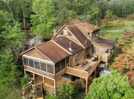 Mountain Retreat w HotTub, Spacious Deck & FirePit