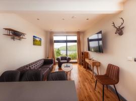 Luxury Cottage with stunning views - by Fairy Pools 5，位于卡博斯特的酒店