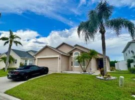 Grand Residential 4BR Pool Home near Disney Parks