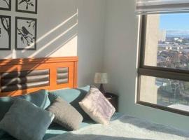 Hermoso Departamento en Los Angeles，位于洛斯安赫莱斯的带停车场的酒店