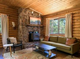 Gorgeous Cabin W Sauna In Bailey，位于Bailey的酒店