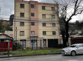 Hotel Camilo Henriquez，位于康塞普西翁的酒店