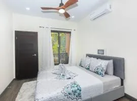 Island escape 1 Bdrm concierge service in west end 1