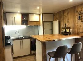 "La clé dorée" Chalet mitoyen avec jardin et -WIFI-，位于科特雷的酒店