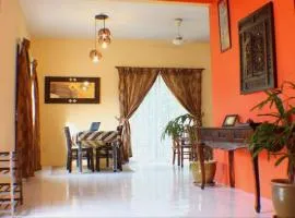 Balinese Villa at Seri Kembangan12 to15 pax