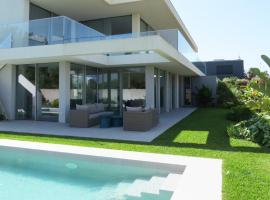 Villa Mar & Luz, Porto, Mindelo Beach，位于明德卢的酒店