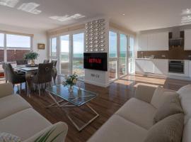 On The Beach Penthouse with Sea View - 3 bedrooms - Roof Balcony - Spa, Sauna, Gym and Pool - Sleeps 6，位于布莱顿霍夫的酒店