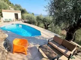 Studio avec piscine et vue panoramique à Gilette