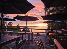 Kallhällsbaden Strandhotell，位于斯德哥尔摩的酒店