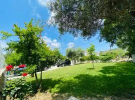 Chrisi Holiday Home - 500 sqm Private Gardens & Nature View - 300m by the sea