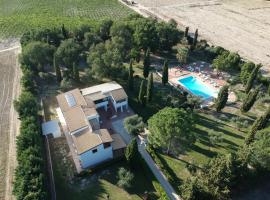 Il Borgo Suite e Restaurant，位于切里尼奥拉的酒店